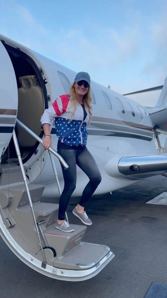 Pacey stepping off a private jet on Instagram @paceyshunter